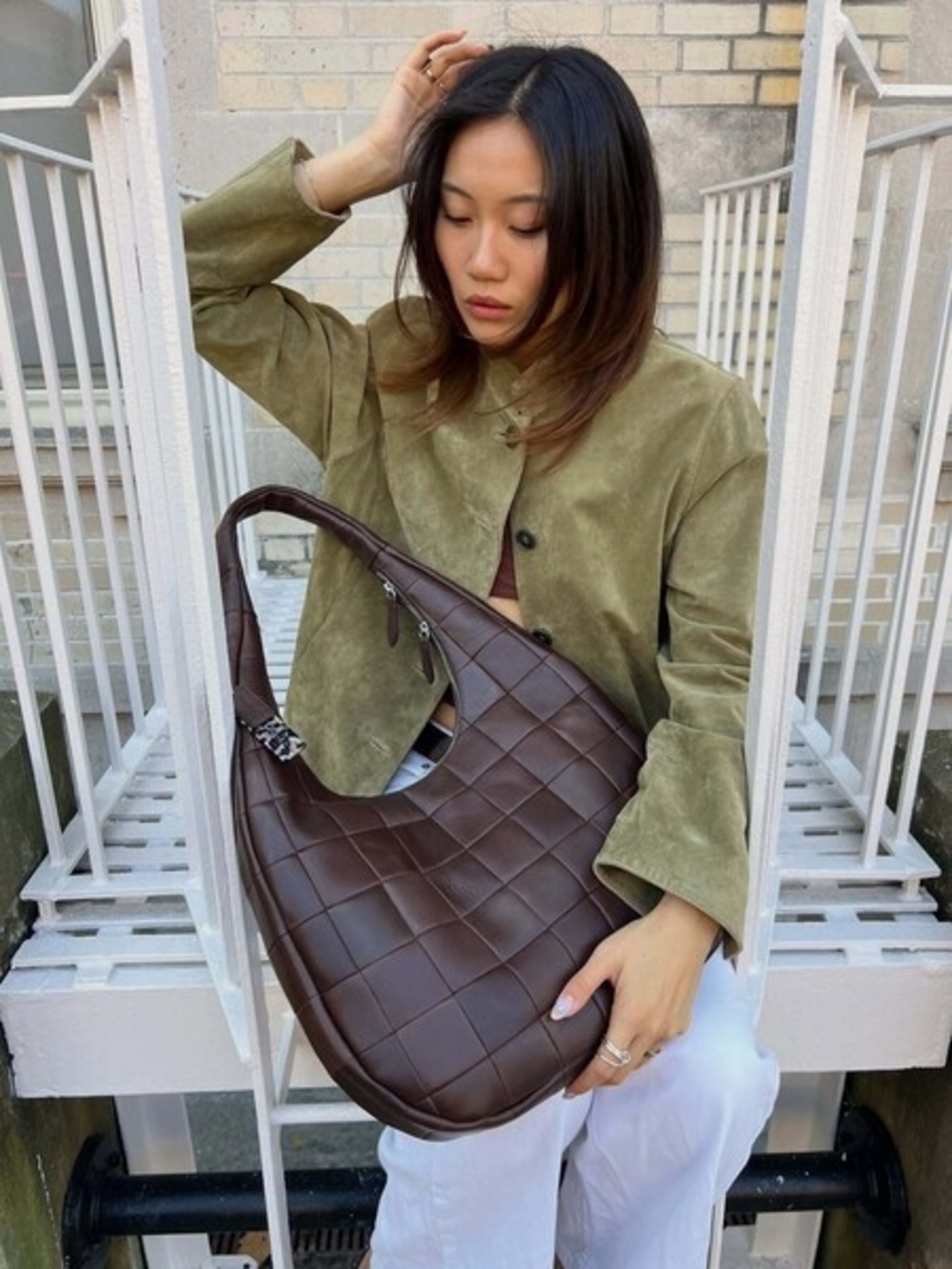 NWT! Coach Quilted Leather Large Crescent Shoulder Bag In Maple ๐ - Picture 4 of 12
